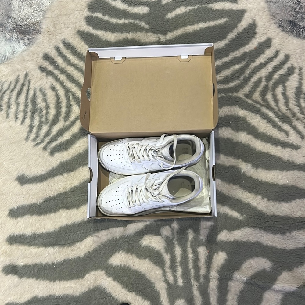Men’s Nike Air Force 1 size 11